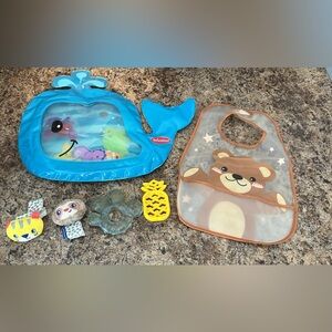 Infantino Blue Whale Play Mat and Bear Bib Set